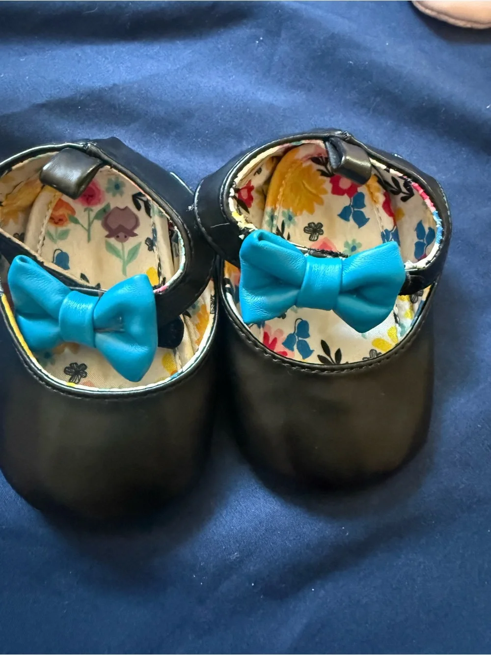 Disney Yellow Bow Baby Shoes with Red Bows for 0- 6 months (baby)